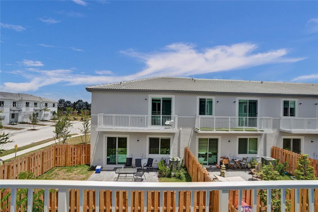 Activo con contrato: $3,200 (4 camas, 3 baños, 0 Pies cuadrados)