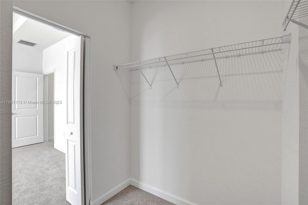 Activo con contrato: $3,200 (4 camas, 3 baños, 0 Pies cuadrados)