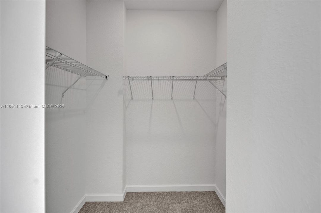 Activo con contrato: $3,200 (4 camas, 3 baños, 0 Pies cuadrados)