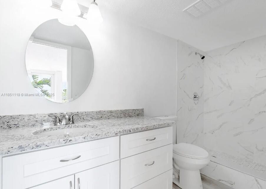 Vendido Recientemente: $490,000 (2 camas, 2 baños, 1418 Pies cuadrados)