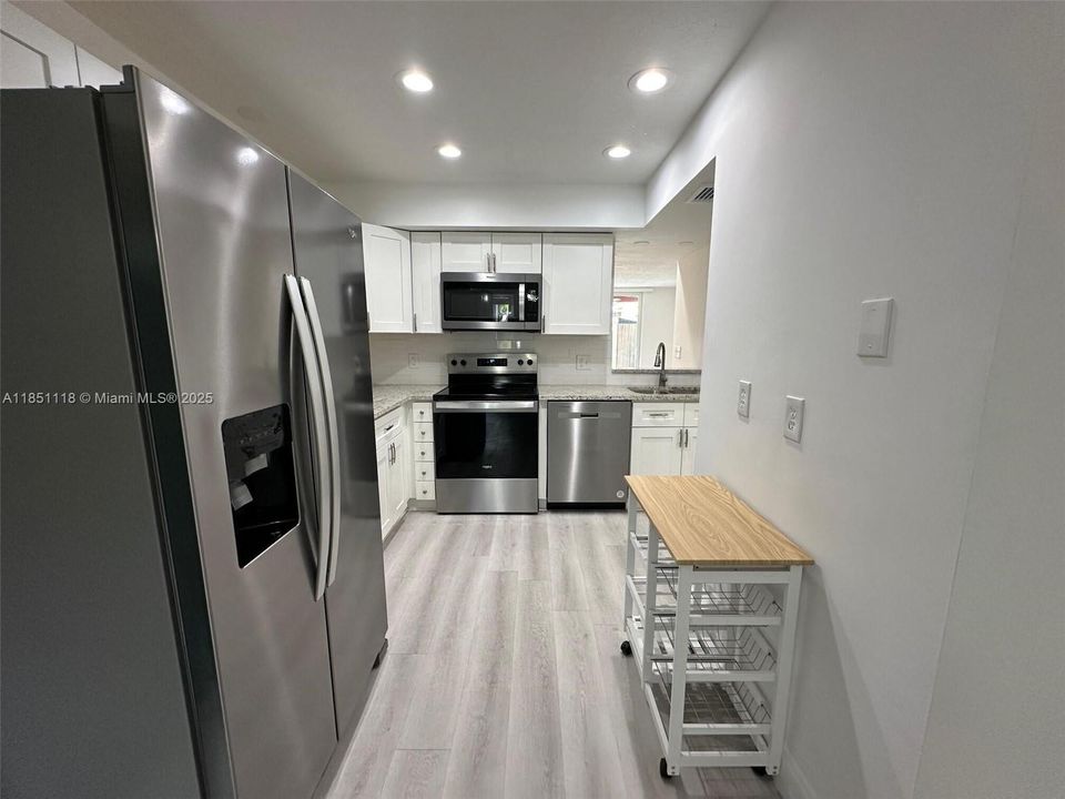 Vendido Recientemente: $490,000 (2 camas, 2 baños, 1418 Pies cuadrados)