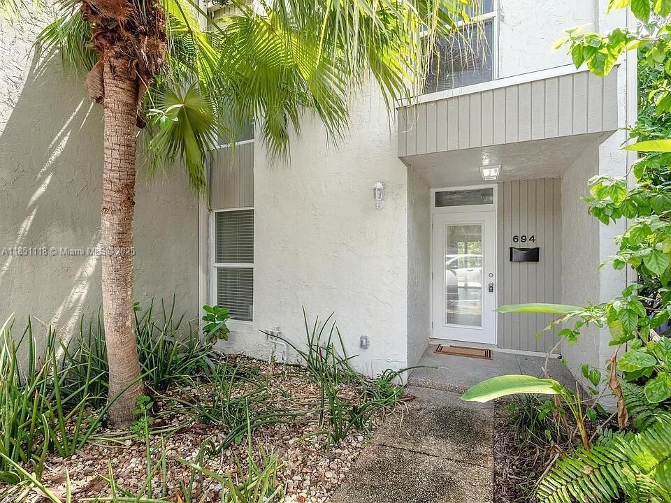 Vendido Recientemente: $490,000 (2 camas, 2 baños, 1418 Pies cuadrados)