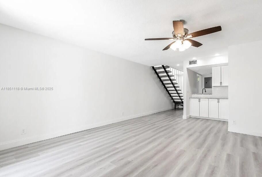 Vendido Recientemente: $490,000 (2 camas, 2 baños, 1418 Pies cuadrados)