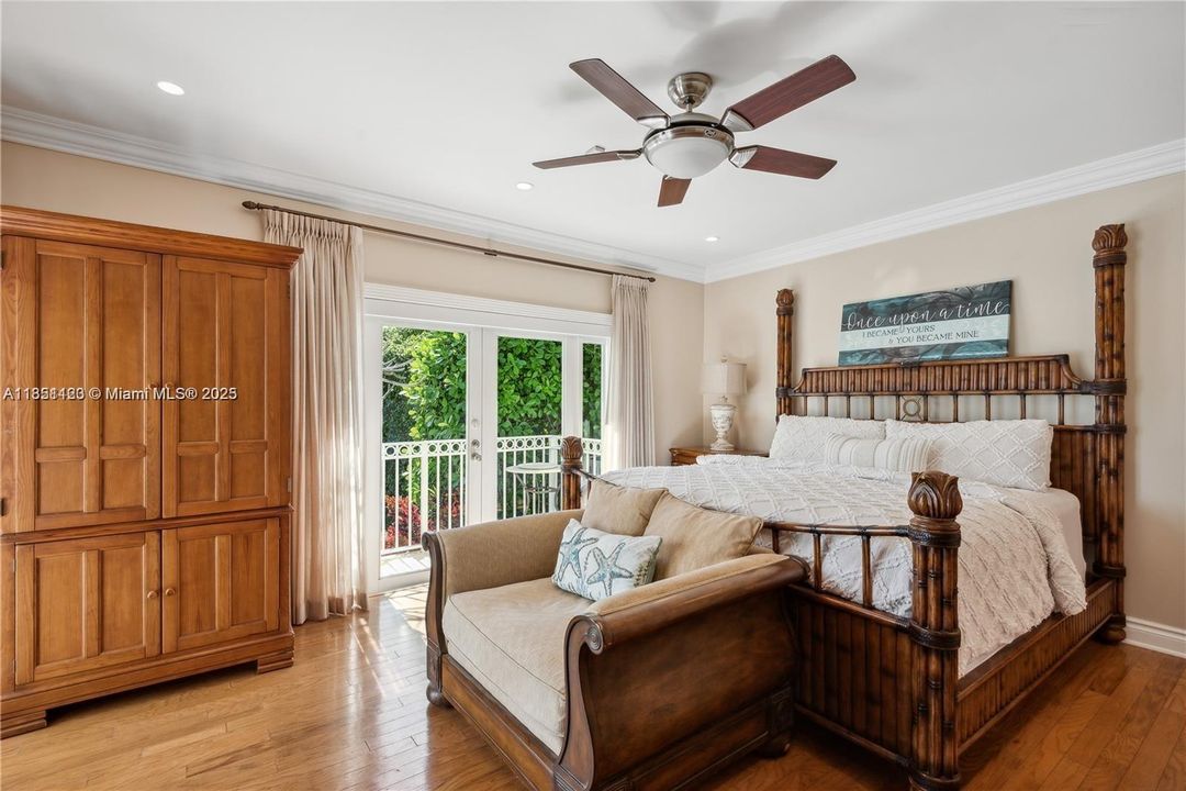 На продажу: $2,899,000 (4 спален, 2 ванн, 2323 Квадратных фут)