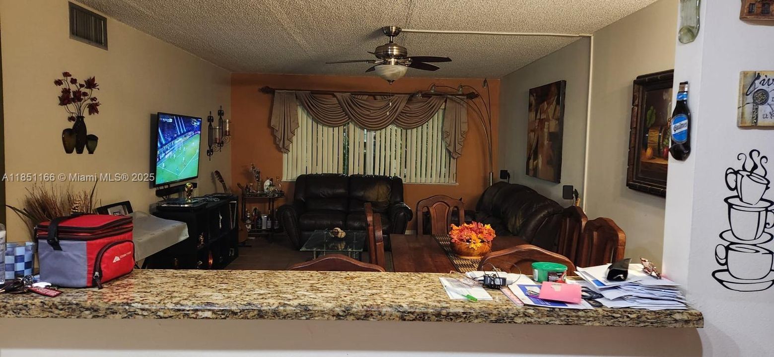 En Venta: $185,000 (2 camas, 1 baños, 1075 Pies cuadrados)