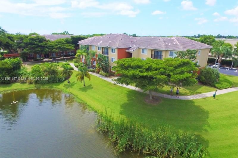 Vendido Recientemente: $195,000 (2 camas, 2 baños, 1026 Pies cuadrados)