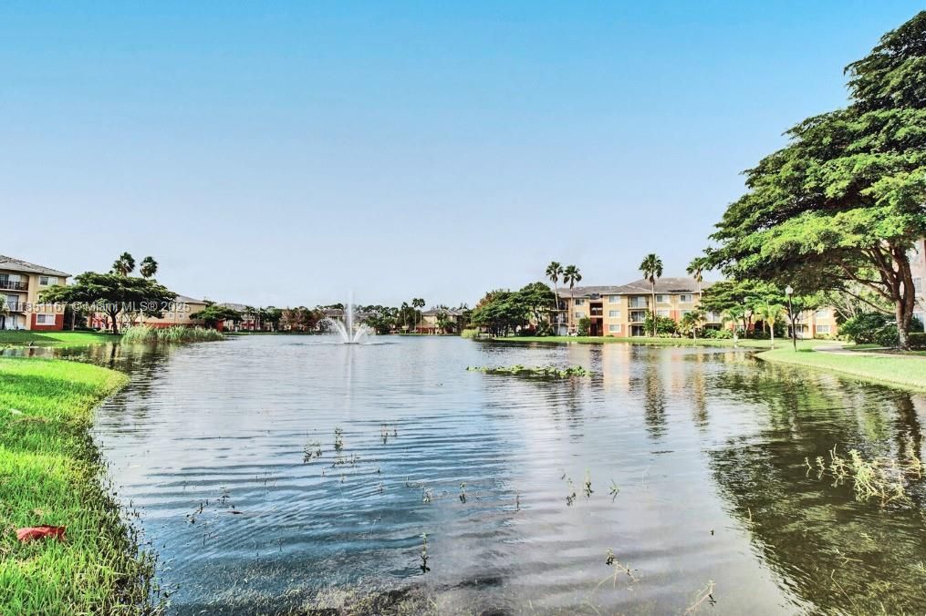 Vendido Recientemente: $195,000 (2 camas, 2 baños, 1026 Pies cuadrados)