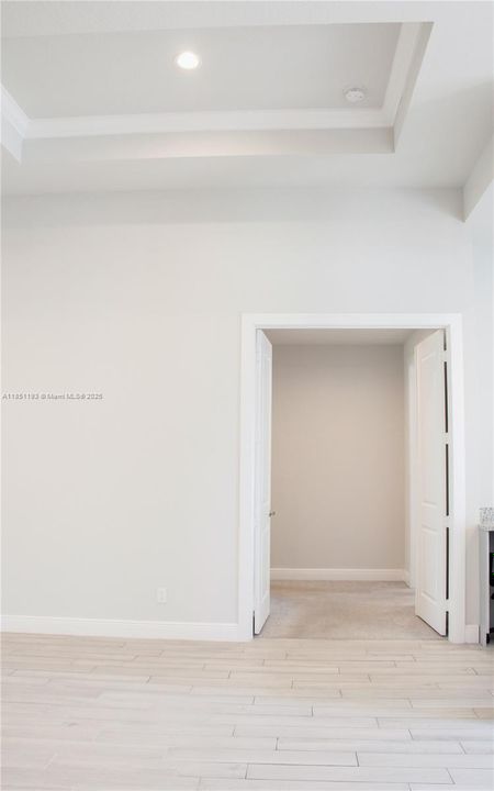 Activo con contrato: $3,000 (5 camas, 4 baños, 2887 Pies cuadrados)