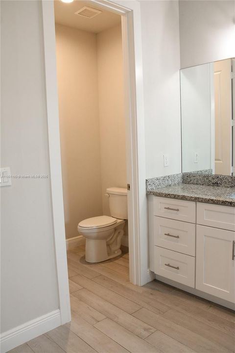 Activo con contrato: $3,000 (5 camas, 4 baños, 2887 Pies cuadrados)