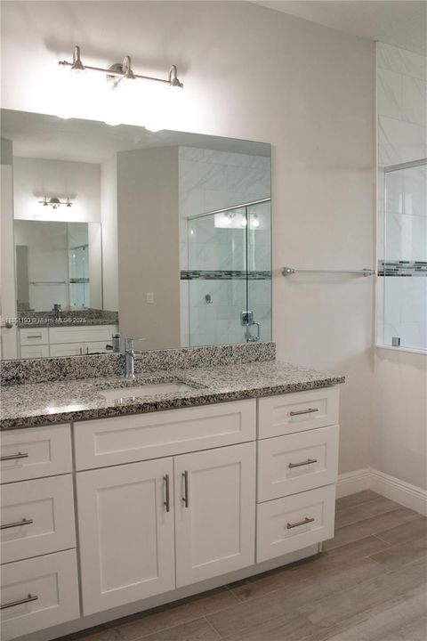 Activo con contrato: $3,000 (5 camas, 4 baños, 2887 Pies cuadrados)