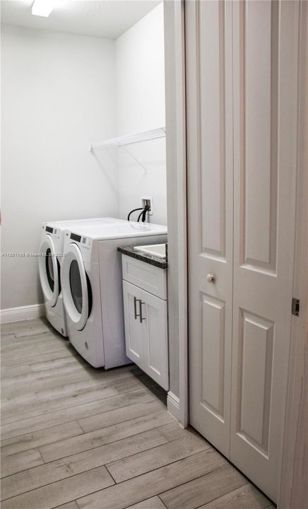 Activo con contrato: $3,000 (5 camas, 4 baños, 2887 Pies cuadrados)