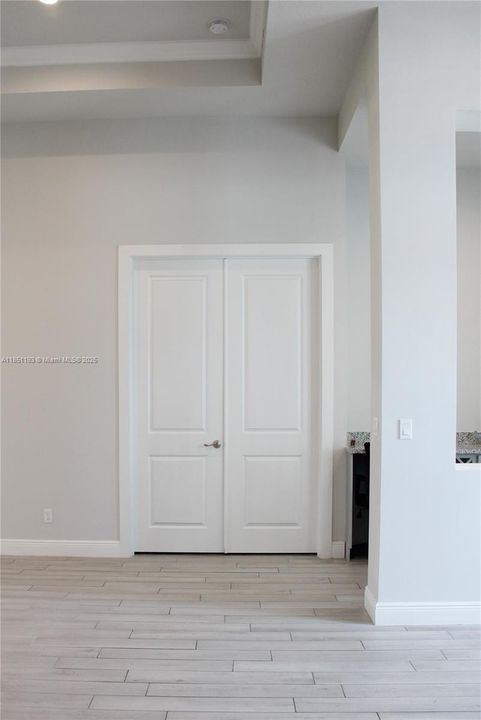 Activo con contrato: $3,000 (5 camas, 4 baños, 2887 Pies cuadrados)