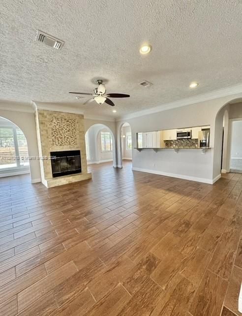 Recently Rented: $3,500 (5 beds, 3 baths, 2635 Square Feet)