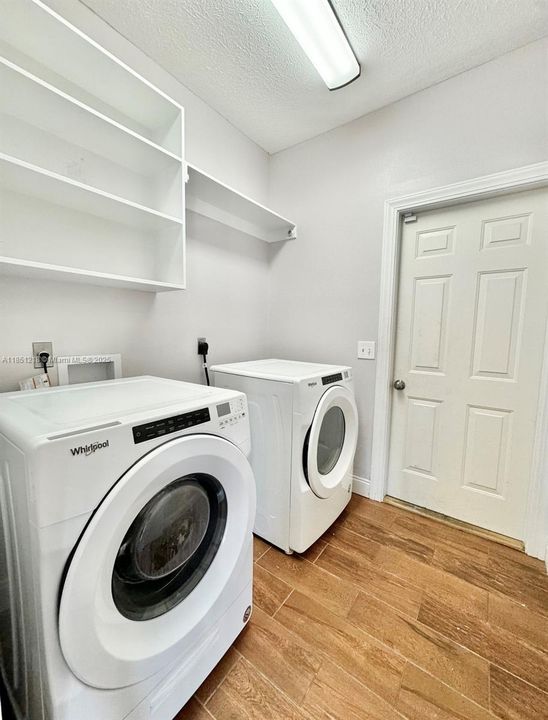 Recently Rented: $3,500 (5 beds, 3 baths, 2635 Square Feet)