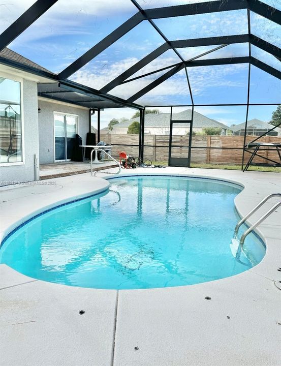 Recently Rented: $3,500 (5 beds, 3 baths, 2635 Square Feet)