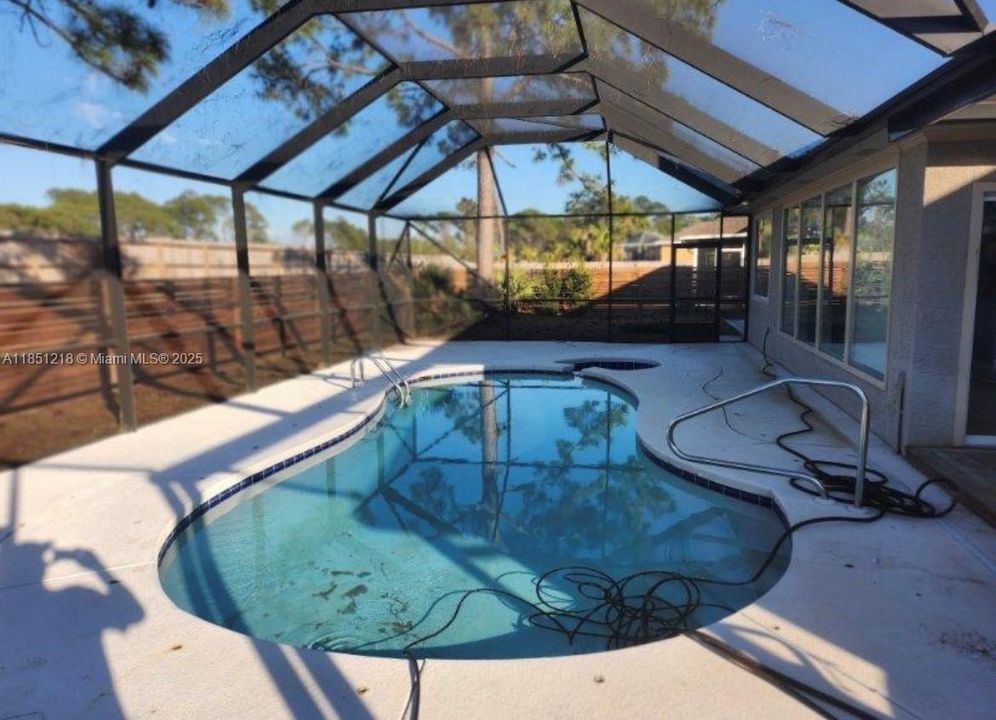 Recently Rented: $3,500 (5 beds, 3 baths, 2635 Square Feet)