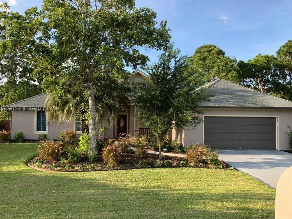Recently Rented: $3,500 (5 beds, 3 baths, 2635 Square Feet)