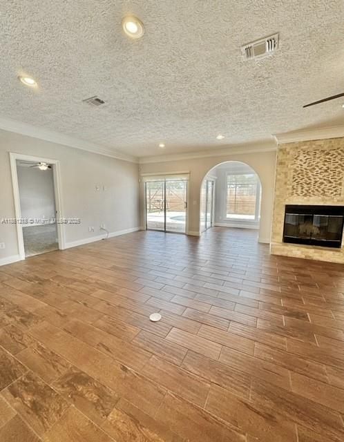 Recently Rented: $3,500 (5 beds, 3 baths, 2635 Square Feet)