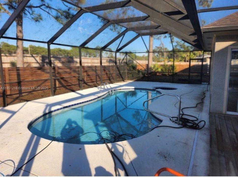 Recently Rented: $3,500 (5 beds, 3 baths, 2635 Square Feet)