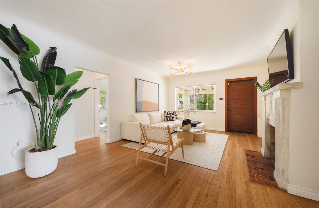 Activo con contrato: $1,350,000 (3 camas, 2 baños, 1303 Pies cuadrados)