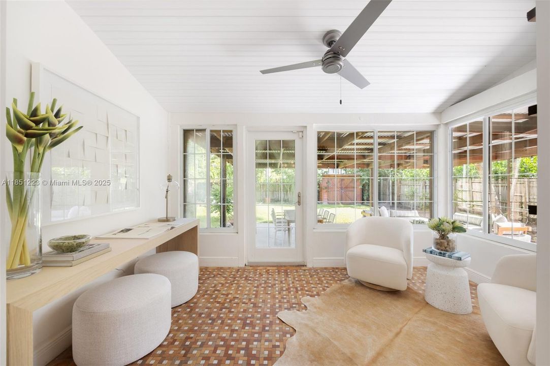 Activo con contrato: $1,350,000 (3 camas, 2 baños, 1303 Pies cuadrados)