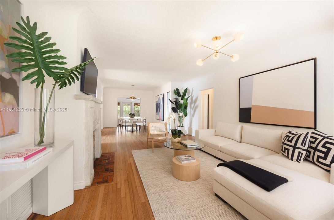 Activo con contrato: $1,350,000 (3 camas, 2 baños, 1303 Pies cuadrados)