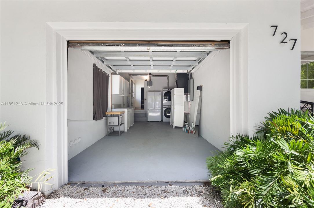 Activo con contrato: $1,350,000 (3 camas, 2 baños, 1303 Pies cuadrados)