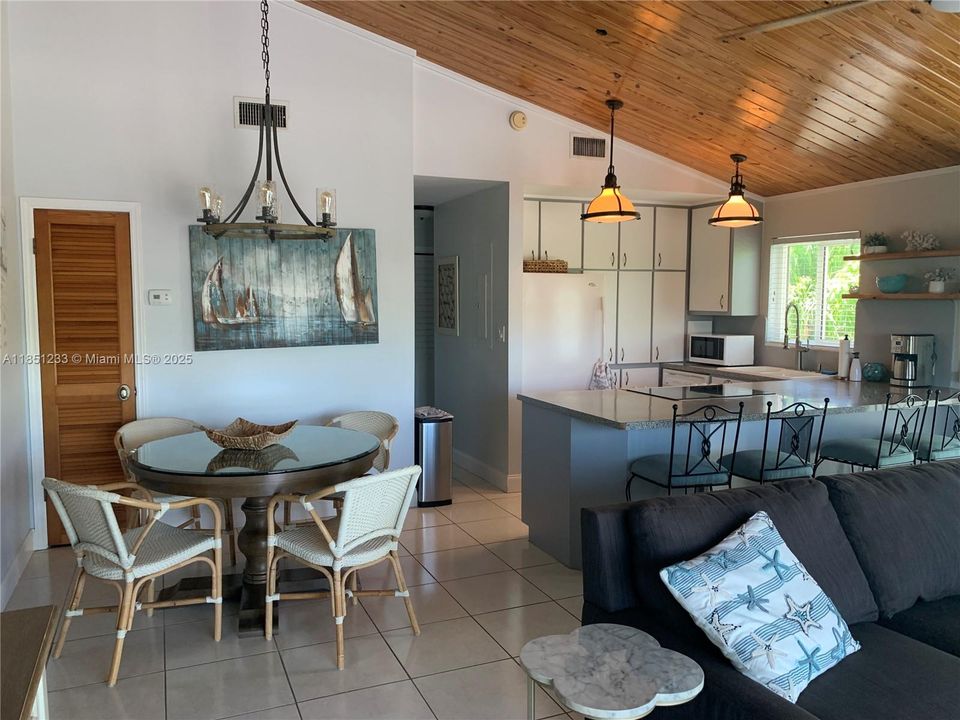 Dining Room to kitchen