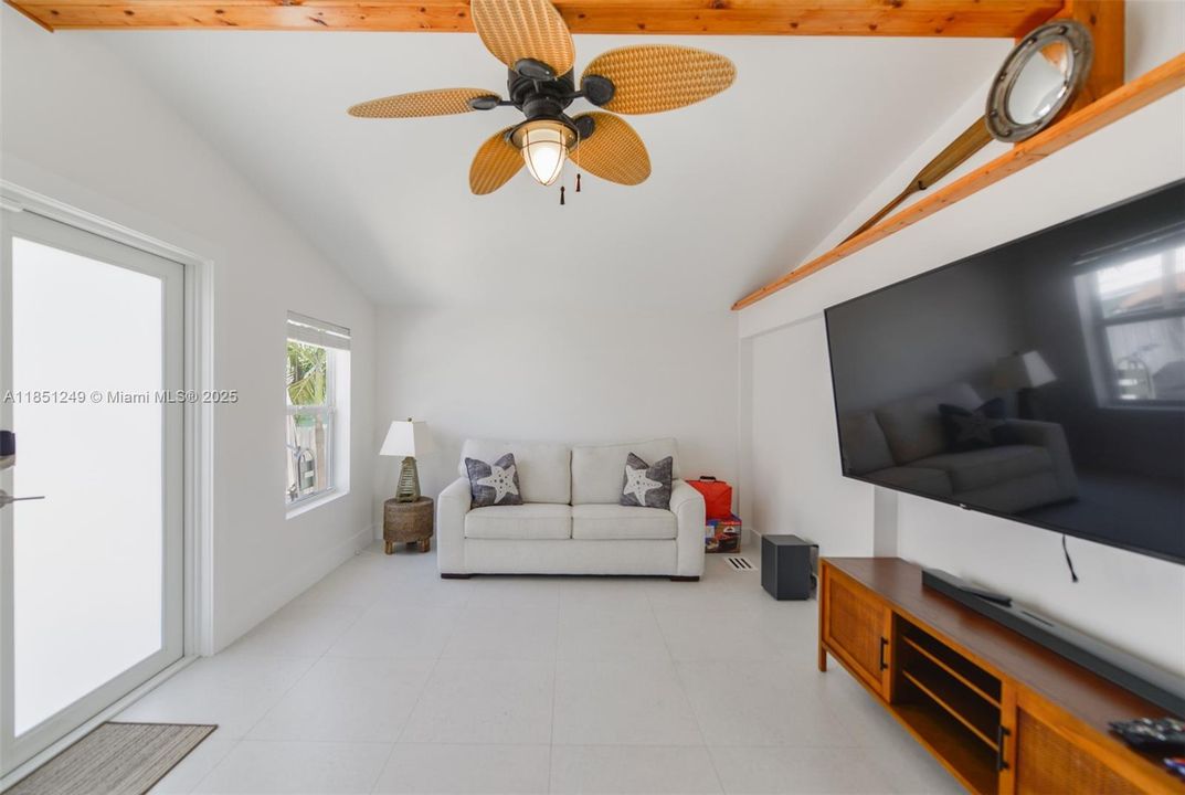 最近租的: $3,500 (2 贝兹, 2 浴室, 1045 平方英尺)