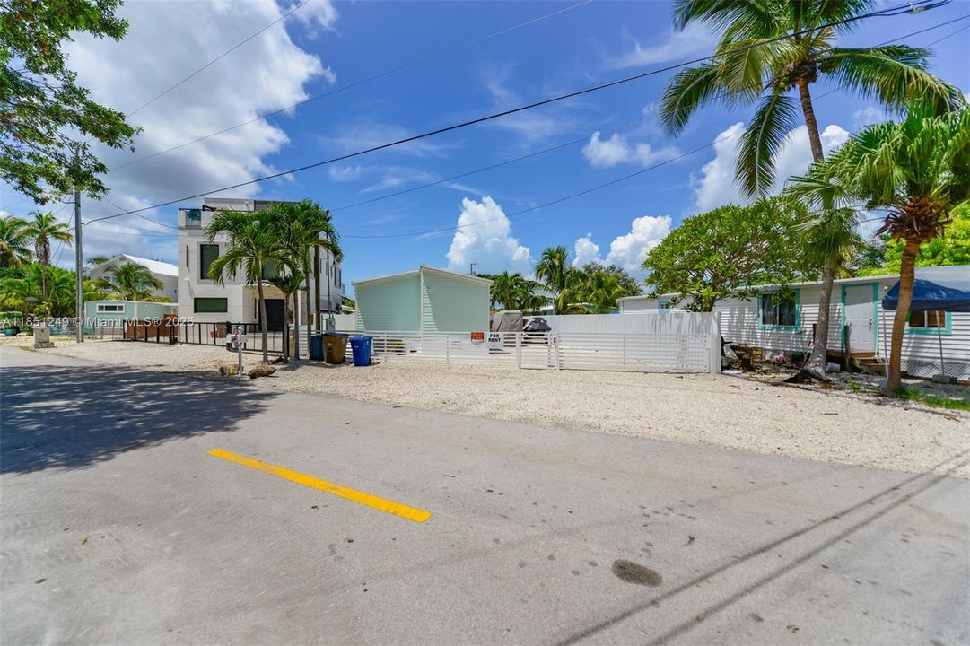 最近租的: $3,500 (2 贝兹, 2 浴室, 1045 平方英尺)