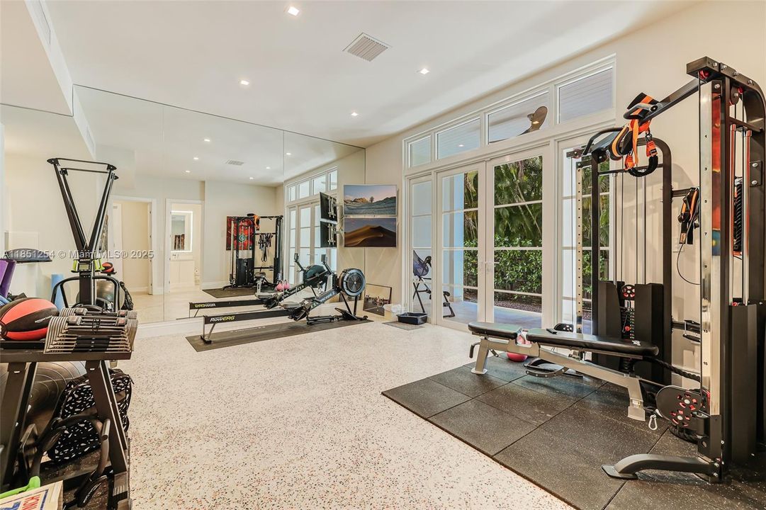 For Sale: $9,995,000 (8 beds, 10 baths, 11626 Square Feet)