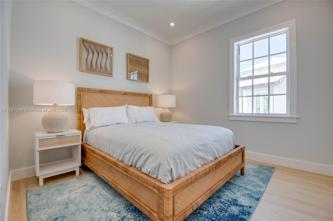 Recently Sold: $4,500,000 (5 beds, 4 baths, 3011 Square Feet)