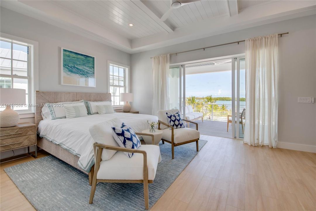 Recently Sold: $4,500,000 (5 beds, 4 baths, 3011 Square Feet)