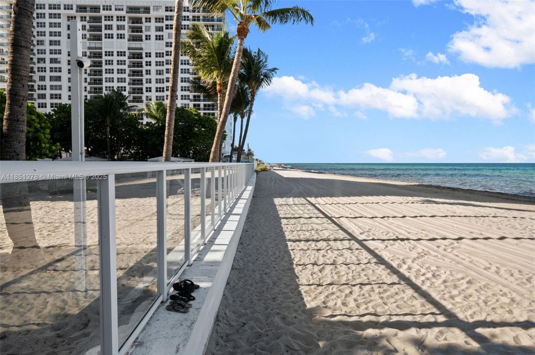 На продажу: $335,000 (2 спален, 1 ванн, 963 Квадратных фут)