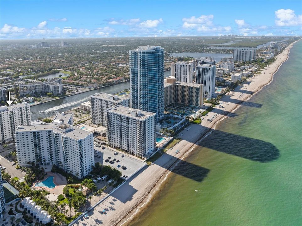 На продажу: $335,000 (2 спален, 1 ванн, 963 Квадратных фут)