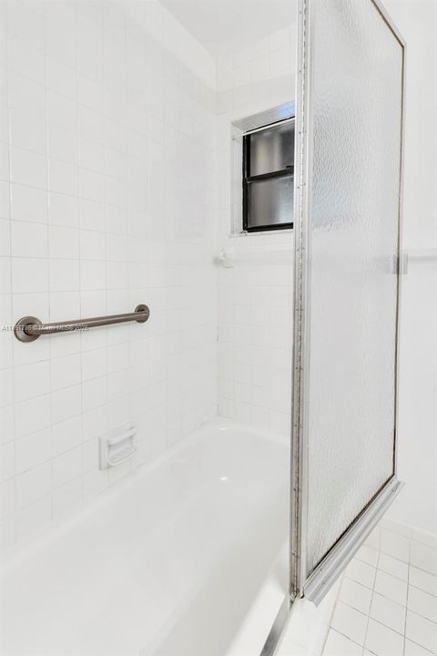 На продажу: $260,000 (2 спален, 2 ванн, 1586 Квадратных фут)