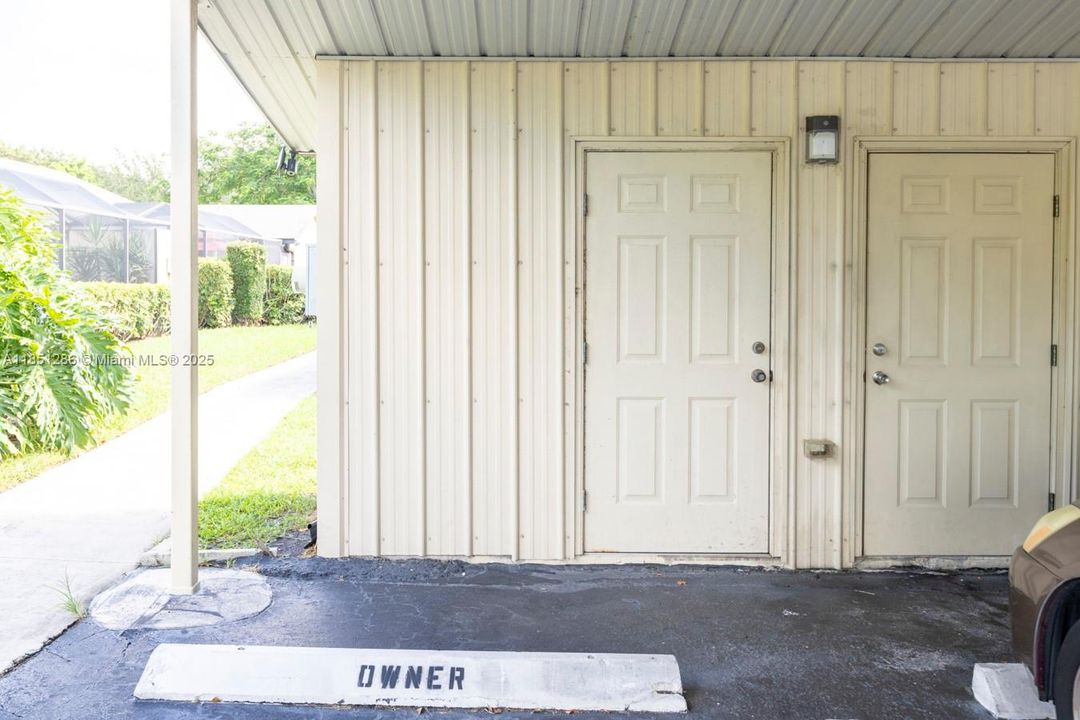 Storage and cover parking space