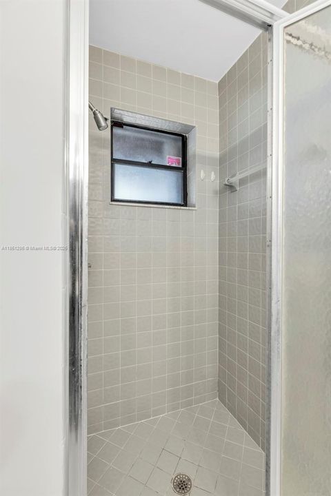 На продажу: $260,000 (2 спален, 2 ванн, 1586 Квадратных фут)