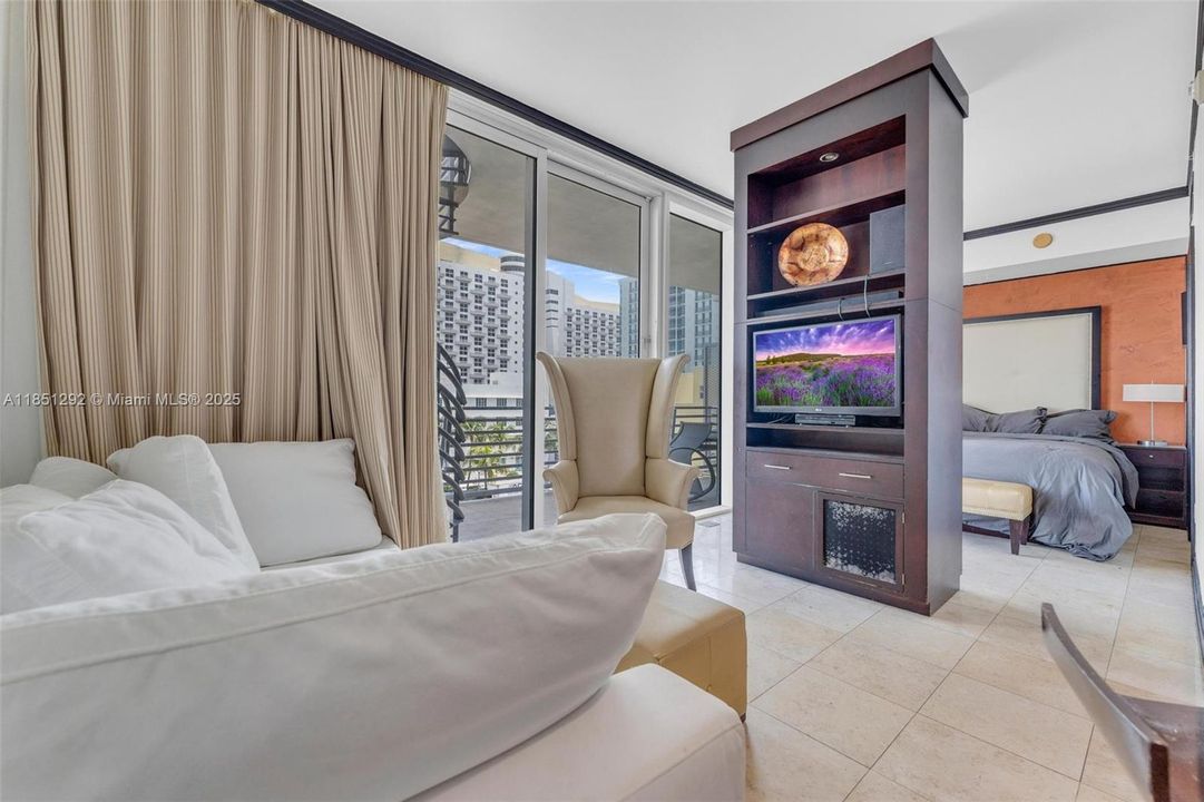 For Sale: $295,000 (0 beds, 1 baths, 500 Square Feet)