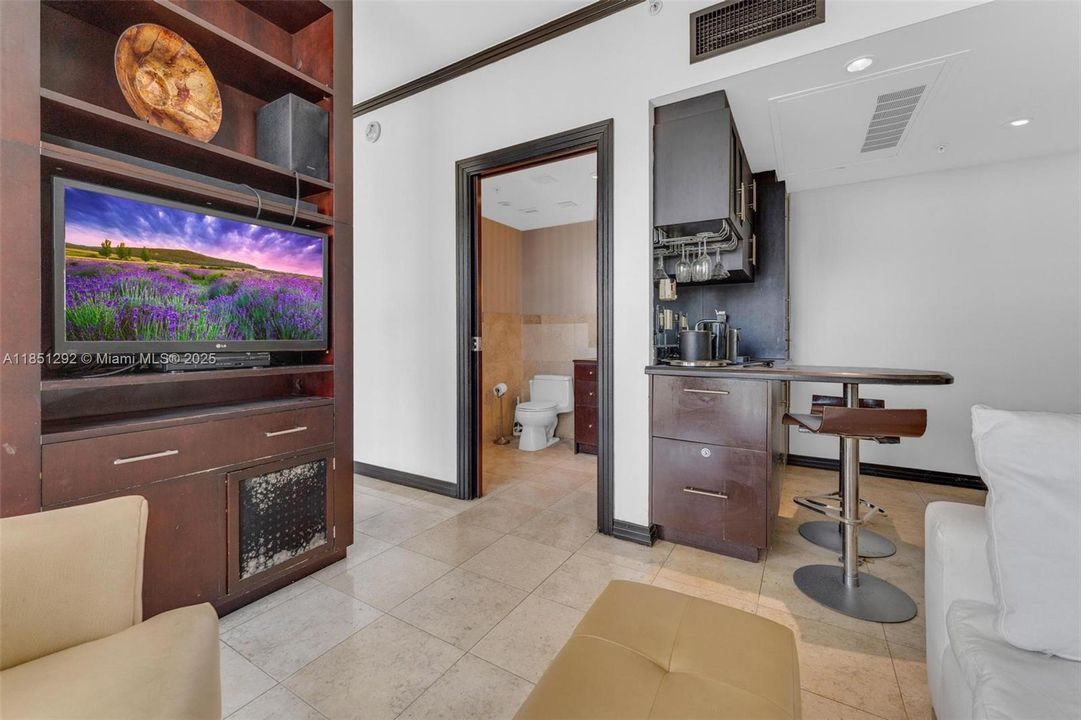 For Sale: $295,000 (0 beds, 1 baths, 500 Square Feet)