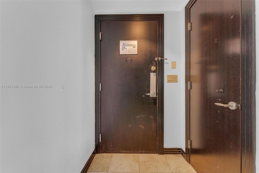 For Sale: $295,000 (0 beds, 1 baths, 500 Square Feet)