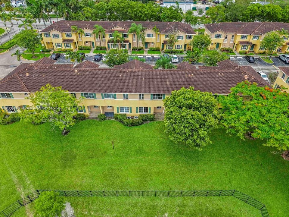 Vendido Recientemente: $349,900 (3 camas, 2 baños, 1568 Pies cuadrados)