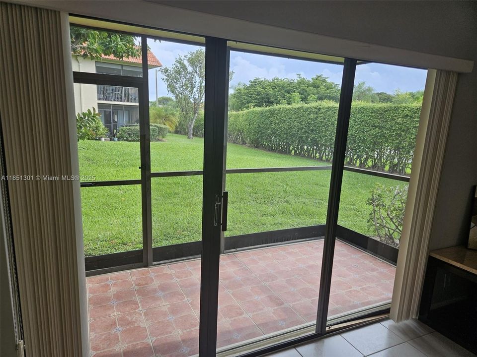 待售: $285,000 (2 贝兹, 2 浴室, 1231 平方英尺)