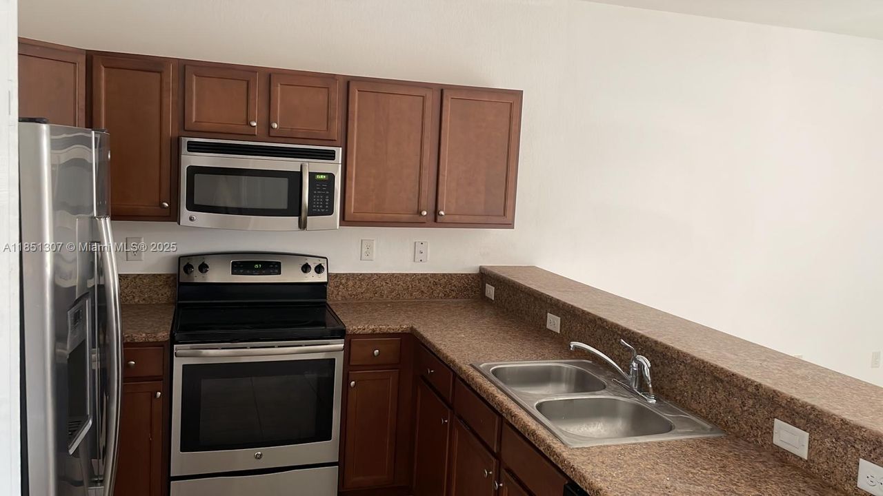 En Venta: $350,000 (2 camas, 2 baños, 1224 Pies cuadrados)