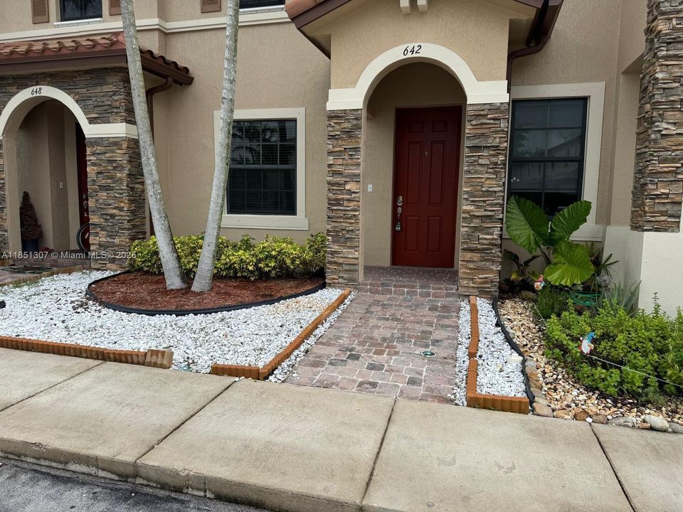 En Venta: $350,000 (2 camas, 2 baños, 1224 Pies cuadrados)