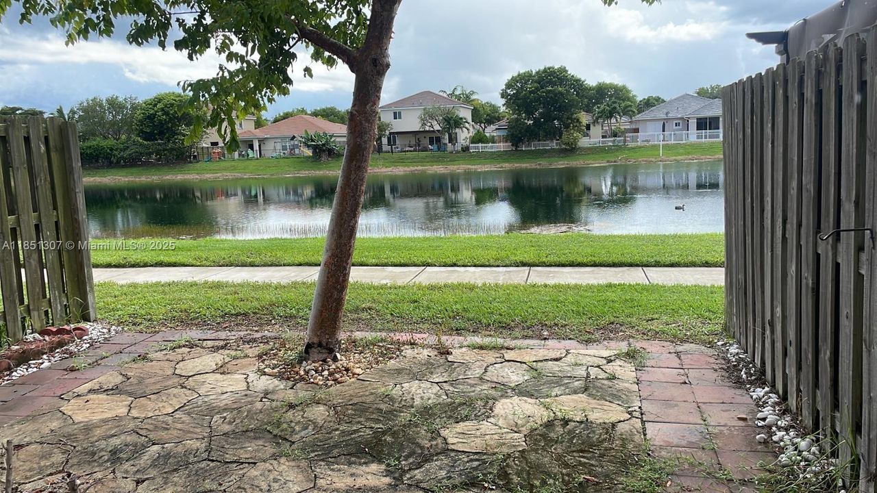 En Venta: $350,000 (2 camas, 2 baños, 1224 Pies cuadrados)