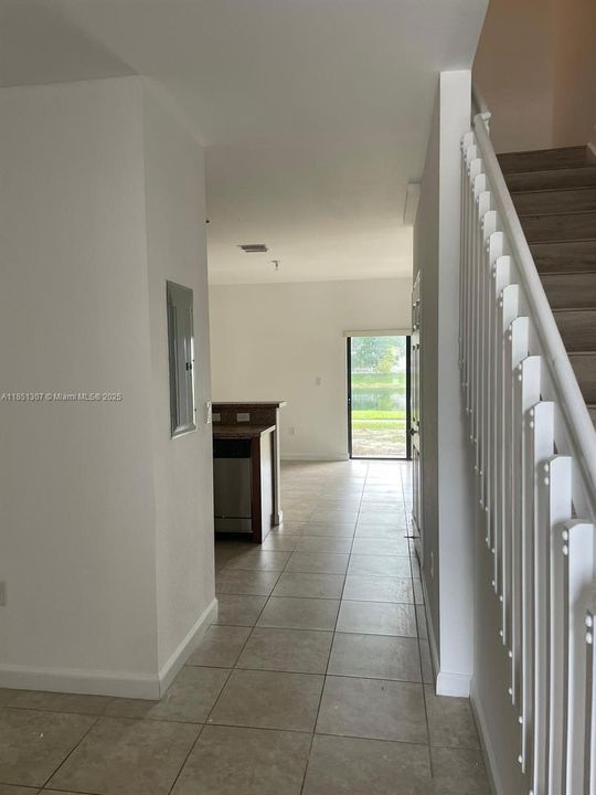 En Venta: $350,000 (2 camas, 2 baños, 1224 Pies cuadrados)