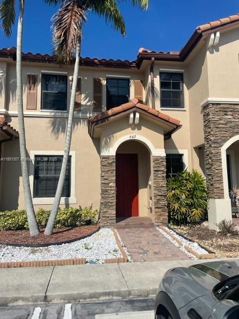 En Venta: $350,000 (2 camas, 2 baños, 1224 Pies cuadrados)