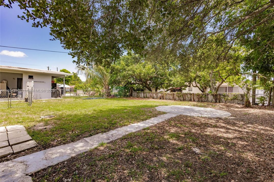 Недавно продано: $339,900 (2 спален, 1 ванн, 848 Квадратных фут)