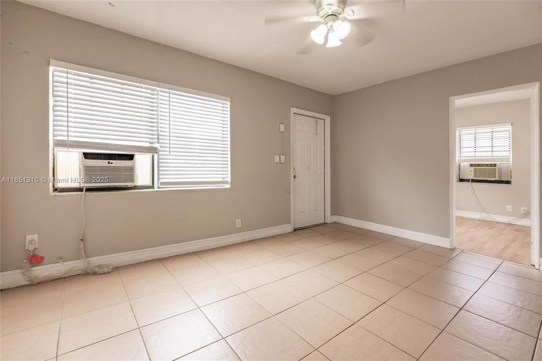 Недавно продано: $339,900 (2 спален, 1 ванн, 848 Квадратных фут)